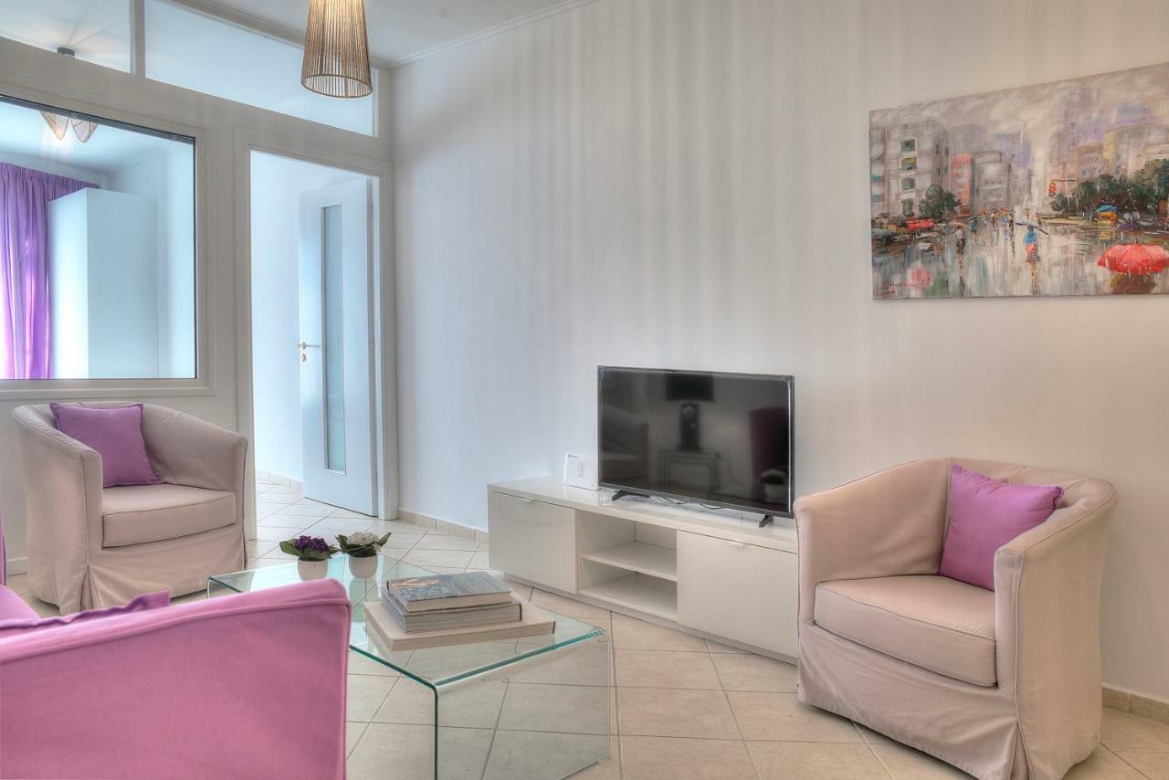 Downtown Glyfada Smart Apartment Athena Bagian luar foto