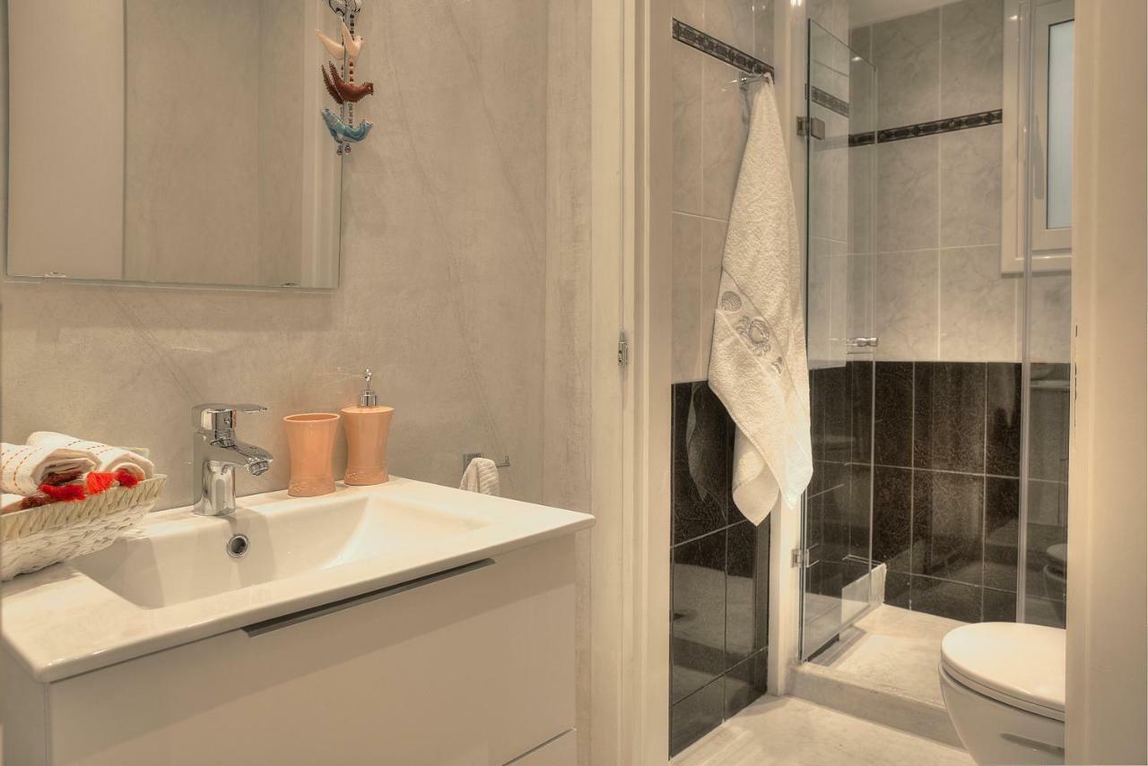 Downtown Glyfada Smart Apartment Athena Bagian luar foto