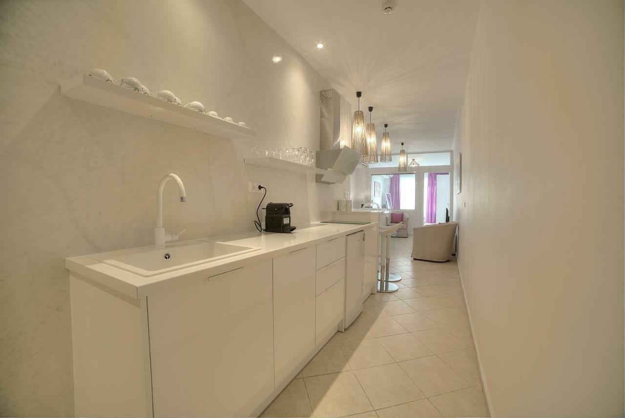 Downtown Glyfada Smart Apartment Athena Bagian luar foto