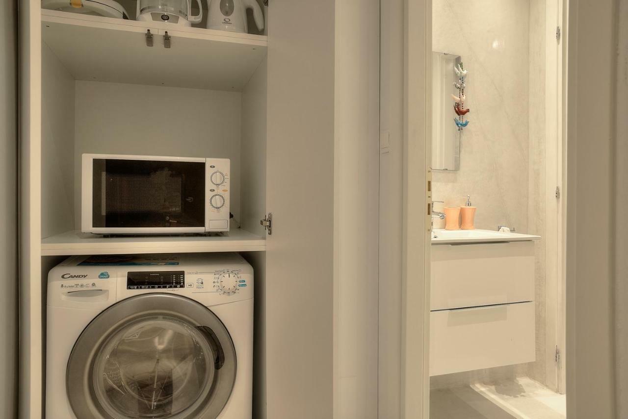 Downtown Glyfada Smart Apartment Athena Bagian luar foto